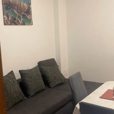 Lacic Apartman Vir