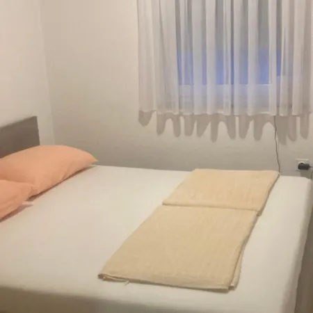 Lacic Apartman Vir