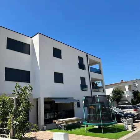 Apartament Lacic *